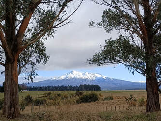 Ruapehu from the Desert Road (Pictorial style), Sept.2022, James Gilberd, Photocourse 1, basic photography course in Wellington CBD, Photospace, Courtenay Place. Learn DSLR photography